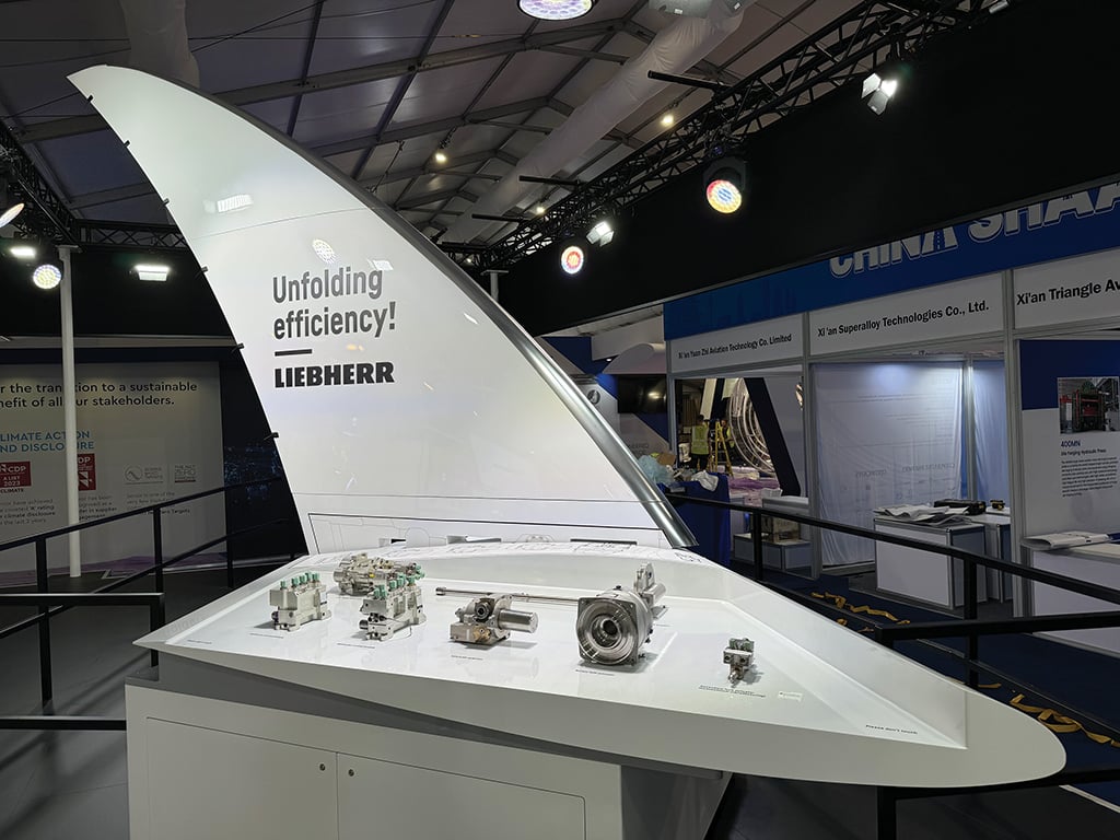 Farnborough Liebherr folding wingtip display