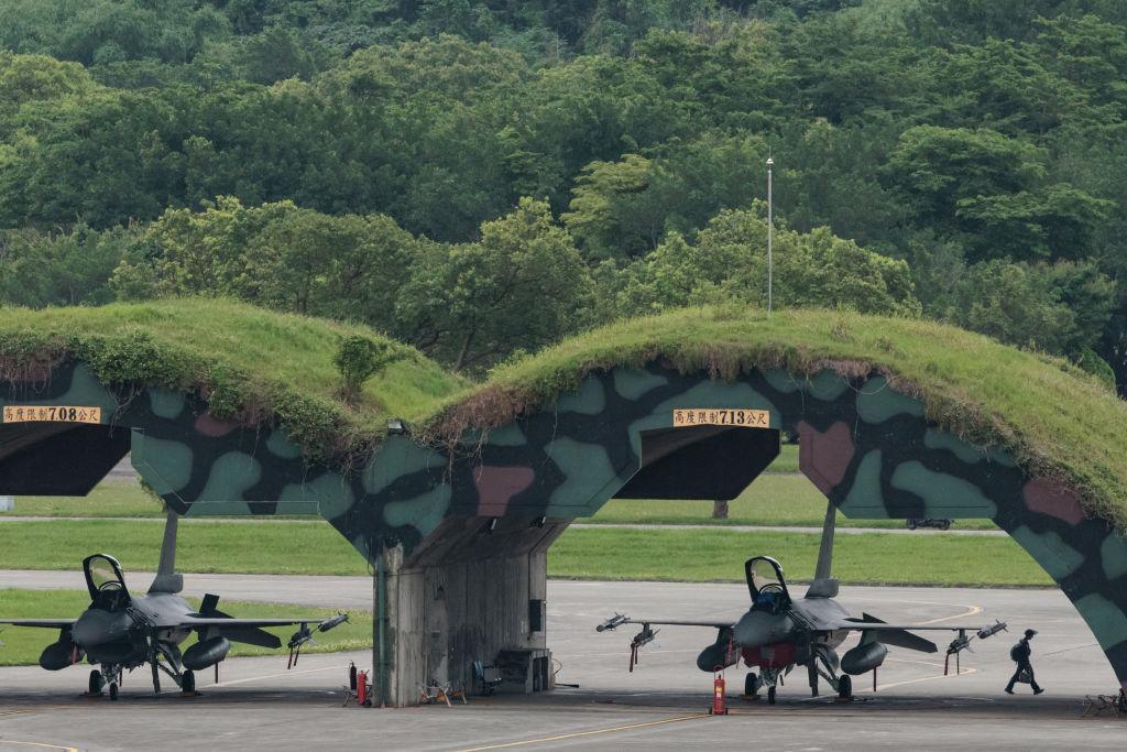 Taiwan F-16s