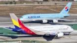 korean air Asiana jets together on tarmac