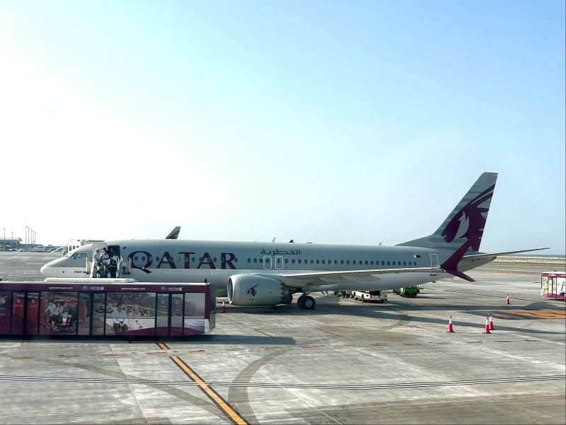 Qatar Airways 737-8